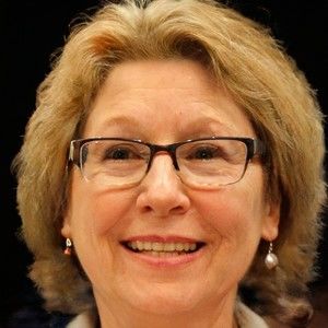 Meet your Posher, Roxanna